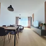 Modern Apartment With Garage Parking