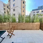 Sundeck City Centre Apartment