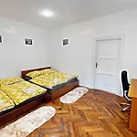 Bnb Old Town Gateway Apartment