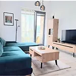 New Apartment With Garage Place
