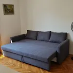 Mona Lisa Apartment