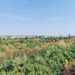Airport Studio For Two, Free Parking, Airport View