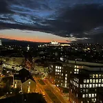 Luxury Flat In Sky Park, Castle View, Free Parking