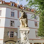 Prima - Spacious Apartment In The Main Square With Large Living Room