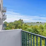 Pilot Apartment - With Parking