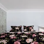 Luxury Designer Period Apartment In Old Town By The Presidential Palace