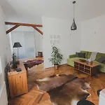 A Cosy Apartment In The City Centre