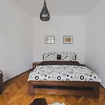 A Cosy Apartment In The City Centre