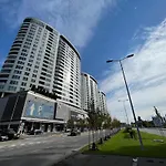Apartman V III Veziach S Vyhladom, Pri Stadione A S Garazou Zadarmo