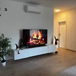 Ba Apartment With Free Garage Parking, Huge Outside Area