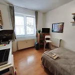 Petite Central Urban Oasis