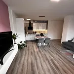 Large 75 M2 Apartment Next To Airport - Free Parking