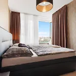 Panorama City Apartment In Downtown Area With Free Parking And Castle View