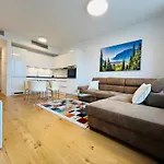 Skypark, Luxusny Apartman S Parkovanim Vo Vyske