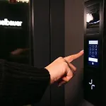 Nook L Goldenbauer