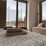 Modern Rooftop Studio - Terrace, Coffee, Wifi