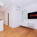 Minimalist Scandi Stay - Cozy & Stylish