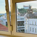 1-Bedroom Top Floor Apartment In Heart Of Old Town Bratislava