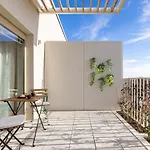 Relax In Style Studio W Stunning Outdoor Space