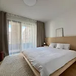Cloud 9 Pri Myte Elegance - Brand New Apartment With Free Parking
