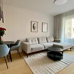 Cloud 9 Pri Myte Elegance - Brand New Apartment With Free Parking