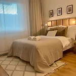 Nook I Airport Apartments