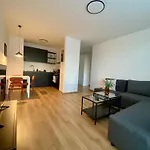 Nook I Airport Apartments