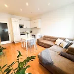 Gorgeous City Center Apartment In Bratislava With Free Parking