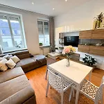 Gorgeous City Center Apartment In Bratislava With Free Parking