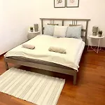 Apartment Vera - Old Town, Ac, Balcony