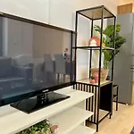 Adm Peaceful Apartment In City Center- Wifi, Coffee, Ac
