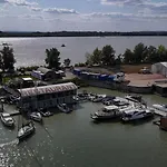 Yachter Club Modra Cajka