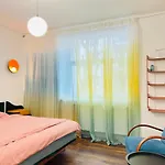 Timeless Old Centre Apartment With 2 Bathrooms And Balcony