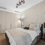 Bnb Skypark Suite With Balcony