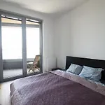 Apartment With Sunset View Over Bratislava