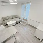 Krasny Byt - Apartman V Starom Meste S Terasou