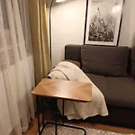 Byt S Parkovanim A Balkonom