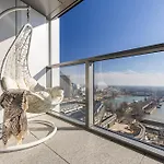 Bnb Eurovea Tower Retreat