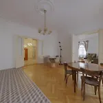 Beautiful Condo At The Old Town