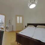 Beautiful Condo At The Old Town