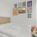Lam Orange Ac - Balcony