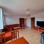 3 Room Apartment Near The Train Station And Center