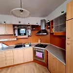 3 Room Apartment Near The Train Station And Center