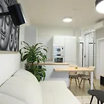 2I Apt With Terrace, New Building, Luzna 26