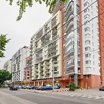 Central, Sunny And Spacious Apartment