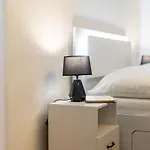 Calm Center Modern Apartment