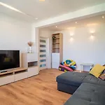 Cozy And Quiet Apartment In Wider Center