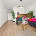 Lam Fuchsia Ac-Balcony