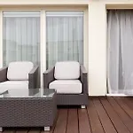 Roset Hotel & Residence