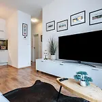 Adm Premium Center Apartment